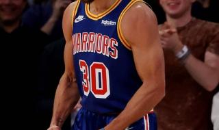 库里加冕历史三分王 库里加冕历史三分王