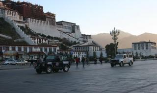 无人区的女卡车司机 无人区的女卡车司机