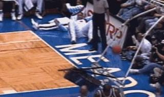 奥尼尔扣碎篮板集锦